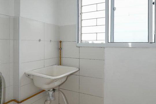 Cozinha e Área de Serviço de apartamento para alugar com 2 quartos, 44m² em Morro Santana, Porto Alegre