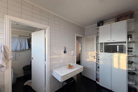 Cozinha de apartamento à venda com 2 quartos, 98m² em Vila Nova Conceição, São Paulo