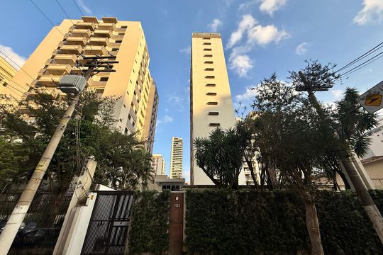 Fachada de apartamento à venda com 2 quartos, 98m² em Vila Nova Conceição, São Paulo