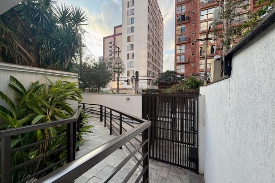 Entrada de apartamento à venda com 2 quartos, 98m² em Vila Nova Conceição, São Paulo