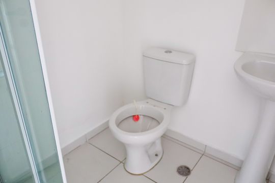 Banheiro de apartamento à venda com 1 quarto, 39m² em Padroeira, Osasco