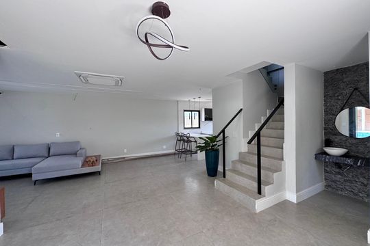 Sala de casa à venda com 4 quartos, 350m² em Recreio dos Bandeirantes, Rio de Janeiro