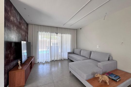 Sala de casa à venda com 4 quartos, 350m² em Recreio dos Bandeirantes, Rio de Janeiro