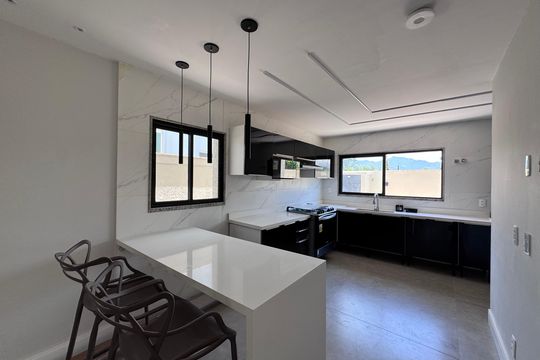 Cozinha de casa à venda com 4 quartos, 350m² em Recreio dos Bandeirantes, Rio de Janeiro