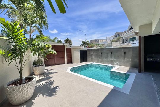 Área externa de casa à venda com 4 quartos, 350m² em Recreio dos Bandeirantes, Rio de Janeiro