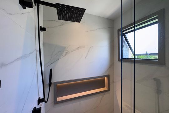 Suíte 1 - Master - Banheiro de casa à venda com 4 quartos, 350m² em Recreio dos Bandeirantes, Rio de Janeiro