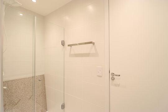 Banheiro de apartamento à venda com 1 quarto, 24m² em Pompeia, São Paulo