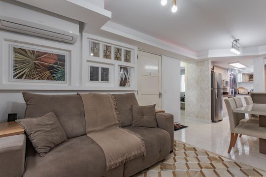 Sala de casa de condomínio à venda com 3 quartos, 86m² em Jardim Itu, Porto Alegre