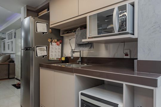 Cozinha de casa de condomínio à venda com 3 quartos, 86m² em Jardim Itu, Porto Alegre