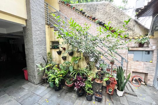 Jardim de casa à venda com 3 quartos, 200m² em Jardim Carlu, São Paulo