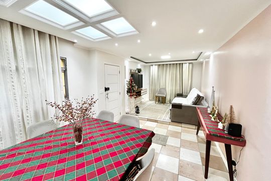 Casa à venda com 3 quartos, 200m² em Jardim Carlu, São Paulo