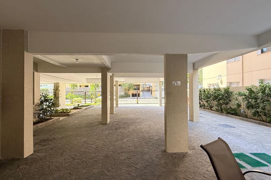 Garagem de apartamento para alugar com 2 quartos, 76m² em Jardim Belmar, Guarujá