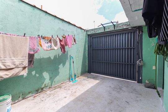 Garagem de casa à venda com 2 quartos, 118m² em Itaquera, São Paulo
