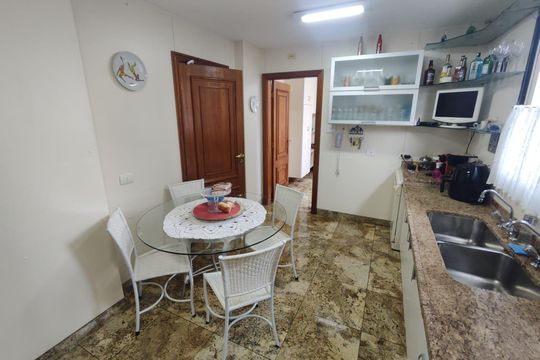 Cozinha de apartamento à venda com 3 quartos, 183m² em Jardim Bela Vista, Santo André