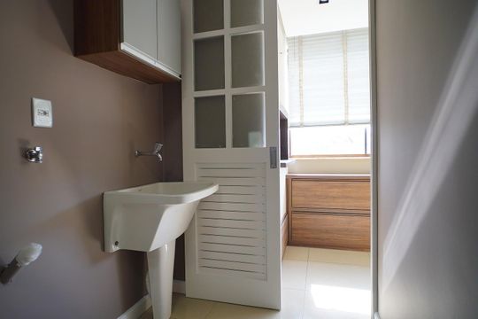 Área de serviço de apartamento para alugar com 2 quartos, 60m² em Bom Jesus, Porto Alegre