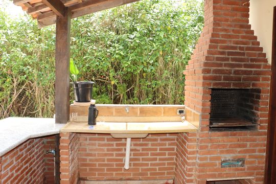 Casa de Condomínio para alugar com 4 quartos, 250m² em Vila Santo Antonio de Carapicuiba, Cotia