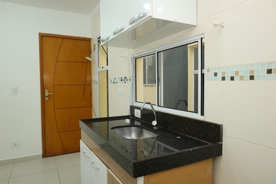 Cozinha de apartamento para alugar com 1 quarto, 30m² em Vila Campanela, São Paulo