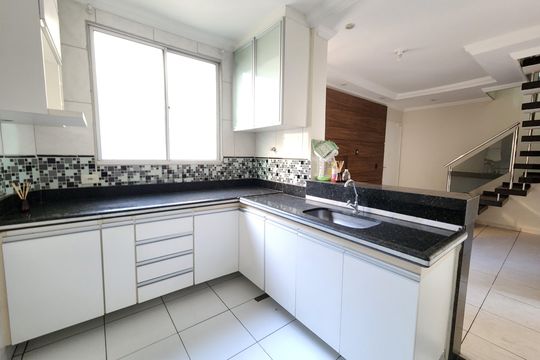 Apartamento para alugar com 2 quartos, 90m² em Cabral, Contagem