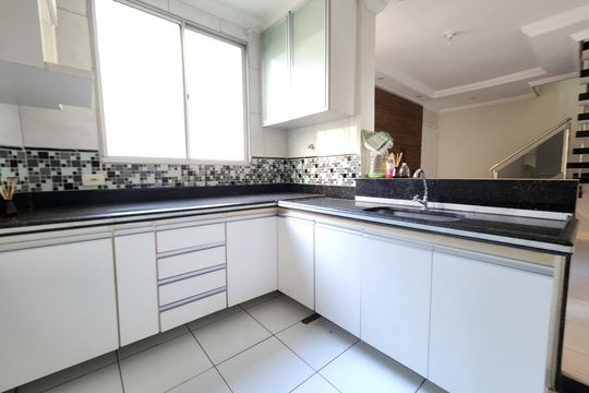 Apartamento para alugar com 2 quartos, 90m² em Cabral, Contagem