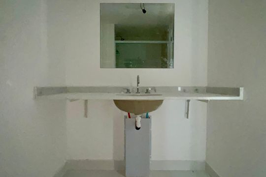 Banheiro de kitnet/studio à venda com 1 quarto, 24m² em Perdizes, São Paulo