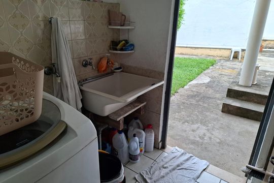 Área de serviço de casa à venda com 3 quartos, 200m² em Vila Guarani, São Paulo