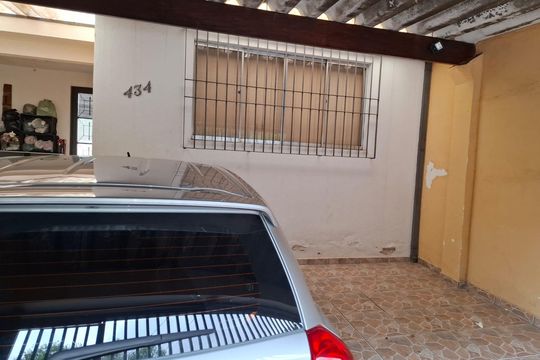 Garagem de casa à venda com 3 quartos, 200m² em Vila Guarani, São Paulo