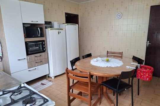 Cozinha de casa à venda com 3 quartos, 200m² em Vila Guarani, São Paulo