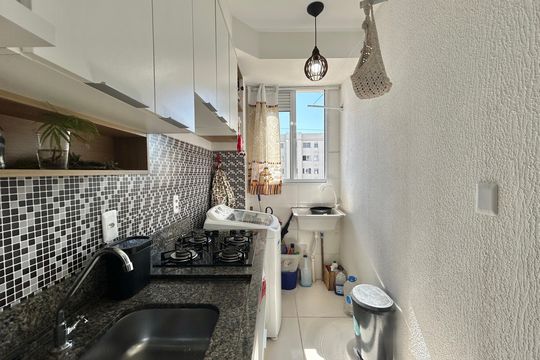 Cozinha de apartamento à venda com 2 quartos, 44m² em Feitoria, São Leopoldo