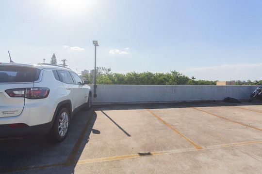 Garagem  de apartamento para alugar com 2 quartos, 50m² em Passo das Pedras, Porto Alegre