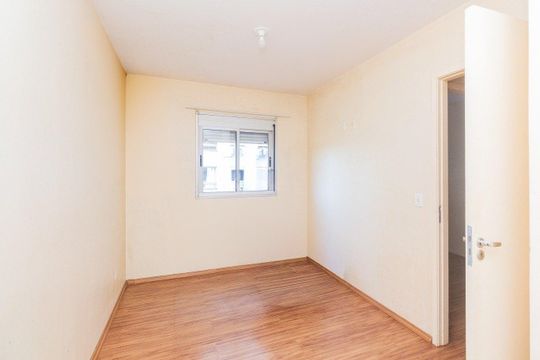 Quarto 1  de apartamento para alugar com 2 quartos, 50m² em Passo das Pedras, Porto Alegre