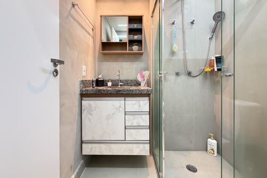 Banheiro de apartamento para alugar com 1 quarto, 34m² em Vila Mariana, São Paulo