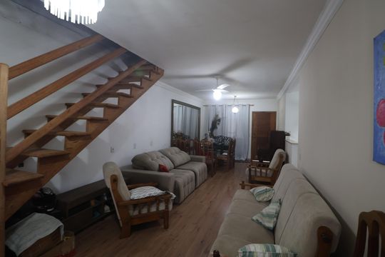 Casa à venda com 3 quartos, 500m² em Centro, Canoas