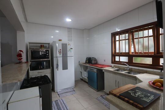Cozinha de casa à venda com 3 quartos, 500m² em Centro, Canoas