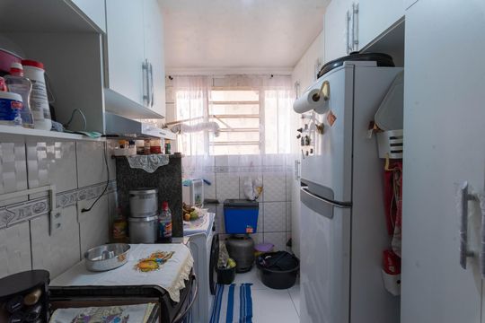 Cozinha de apartamento à venda com 2 quartos, 57m² em Parque Residencial Vila União, Campinas