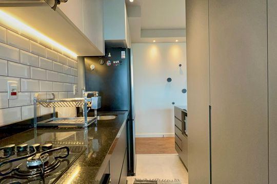 Cozinha de apartamento à venda com 2 quartos, 57m² em Pinheiros, São Paulo