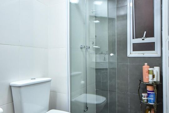 Banheiro de apartamento para alugar com 2 quartos, 52m² em Vila Sonia do Taboao, Taboão da Serra
