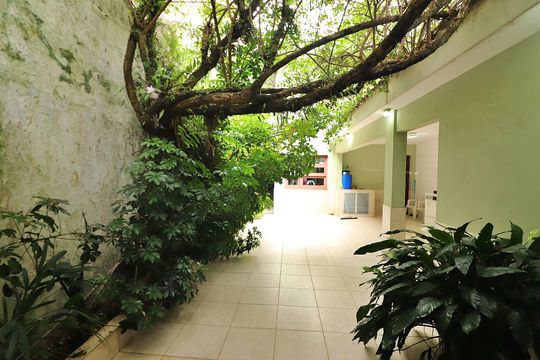 Quintal de casa à venda com 3 quartos, 260m² em Jardim do Mar, São Bernardo do Campo