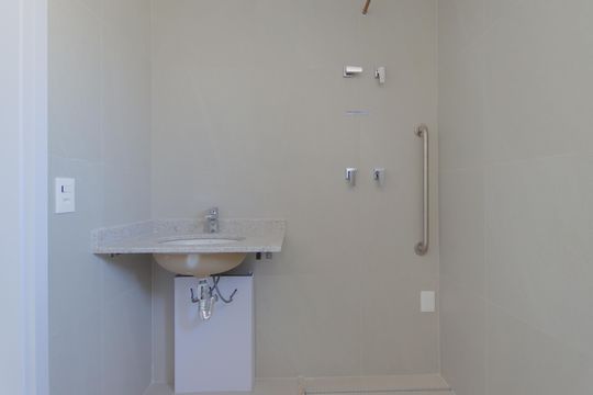 Banheiro de kitnet/studio à venda com 1 quarto, 30m² em Vila Mariana, São Paulo