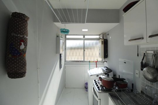 Cozinha de apartamento à venda com 1 quarto, 37m² em Jardim Ypu, Porto Alegre