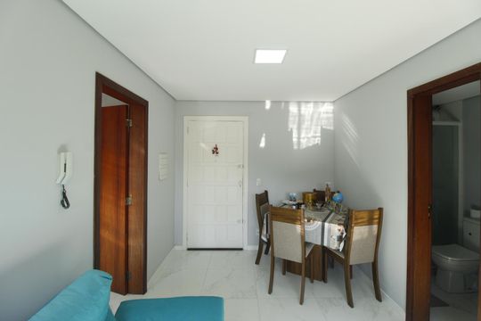 Apartamento à venda com 1 quarto, 37m² em Jardim Ypu, Porto Alegre