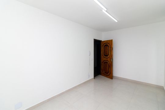 Sala de apartamento para alugar com 2 quartos, 44m² em Vila Valqueire, Rio de Janeiro