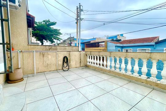 Sacada de casa à venda com 3 quartos, 110m² em Vila Zamataro, Guarulhos