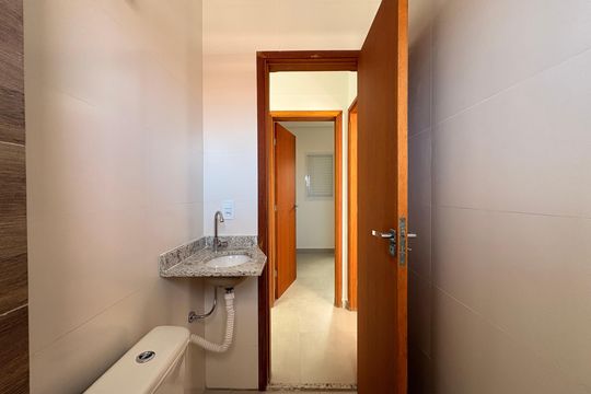 Banheiro de apartamento à venda com 2 quartos, 63m² em Vila Humaita, Santo André