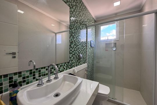 Suíte 4 - Banheiro de apartamento à venda com 6 quartos, 393m² em Recreio dos Bandeirantes, Rio de Janeiro