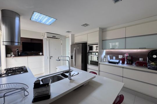 Cozinha de apartamento à venda com 6 quartos, 393m² em Recreio dos Bandeirantes, Rio de Janeiro