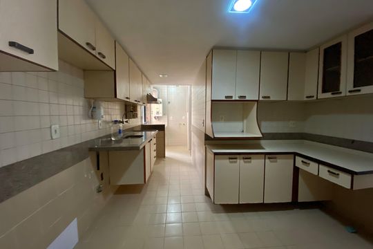 Cozinha de apartamento à venda com 2 quartos, 103m² em Leblon, Rio de Janeiro