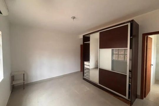 Casa para alugar com 4 quartos, 230m² em Planalto, Belo Horizonte