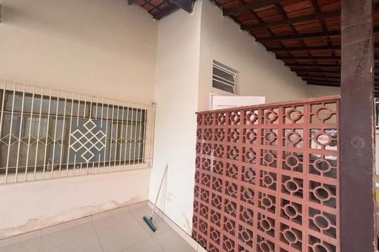 Casa para alugar com 4 quartos, 230m² em Planalto, Belo Horizonte