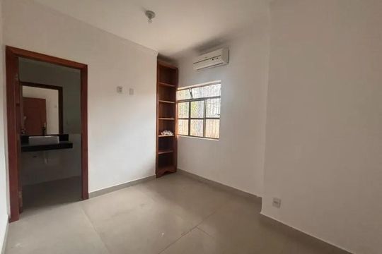 Casa para alugar com 4 quartos, 230m² em Planalto, Belo Horizonte