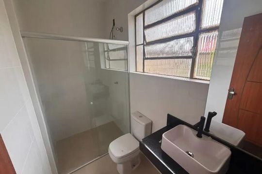 Casa para alugar com 4 quartos, 230m² em Planalto, Belo Horizonte
